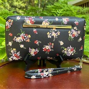 Steve Madden Black Floral Zip-Around Wallet Wristlet–Tons of Card Slots!